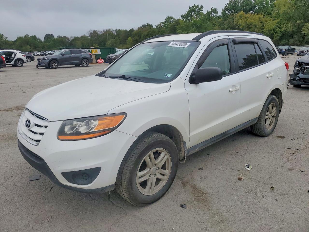 Photo of the 2011 HYUNDAI SANTA FE GLS