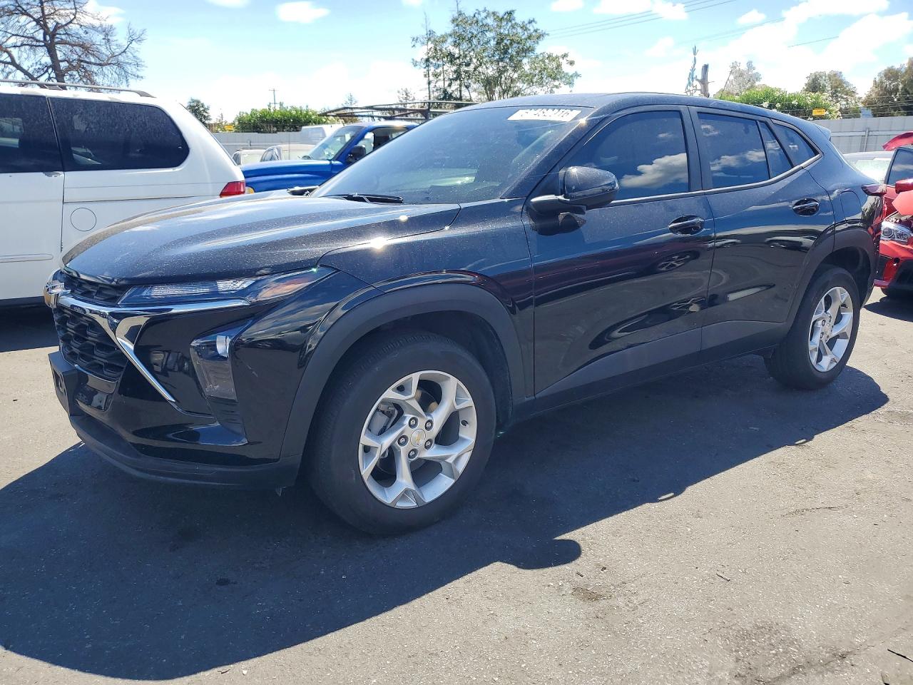 Photo of the 2024 CHEVROLET TRAX LS