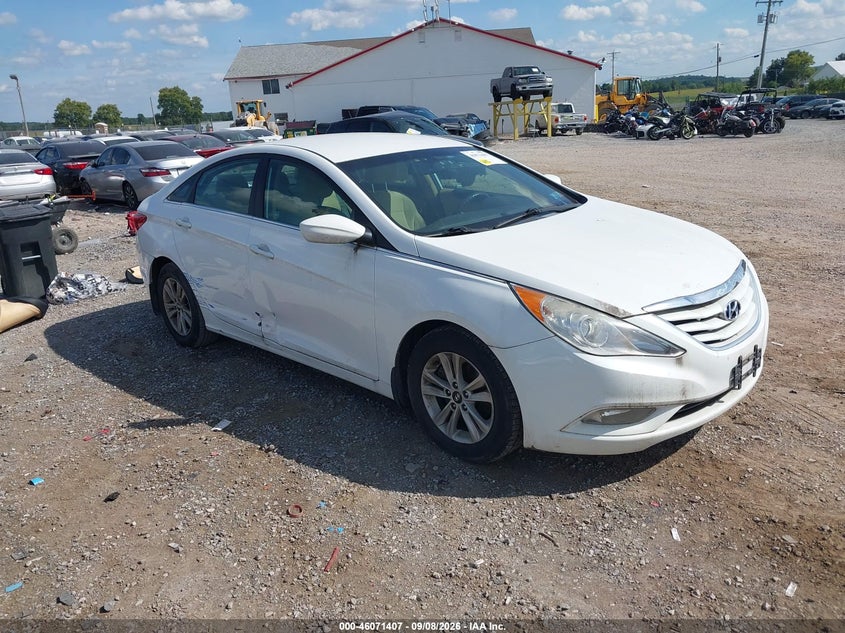 Photo of the 2013 HYUNDAI SONATA GLS