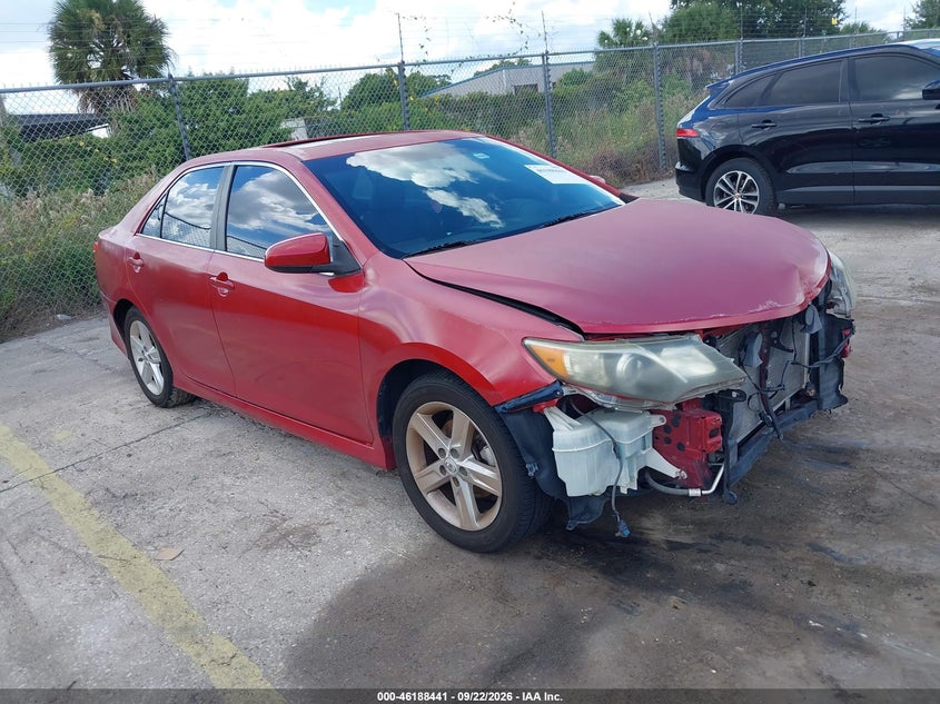 Photo of the 2012 TOYOTA CAMRY SE