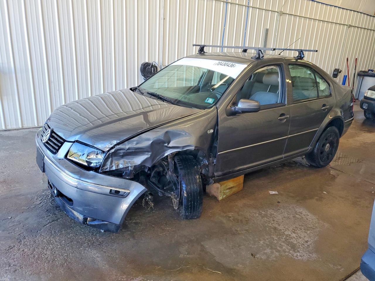 Photo of the 2004 VOLKSWAGEN JETTA GL
