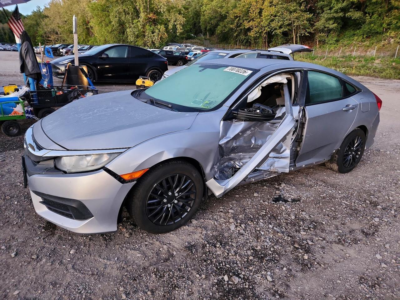 Photo of the 2016 HONDA CIVIC LX
