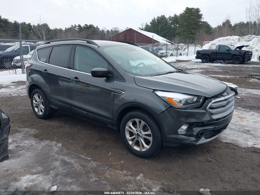Photo of the 2017 FORD ESCAPE SE