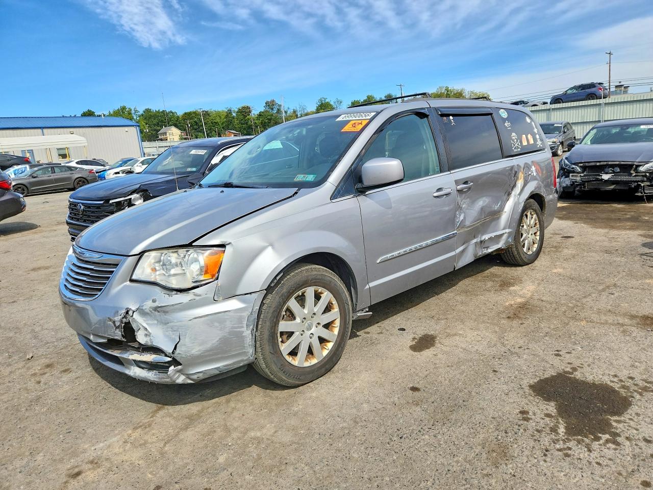 Photo of the 2016 CHRYSLER TOWN & COUNTRY TOURING