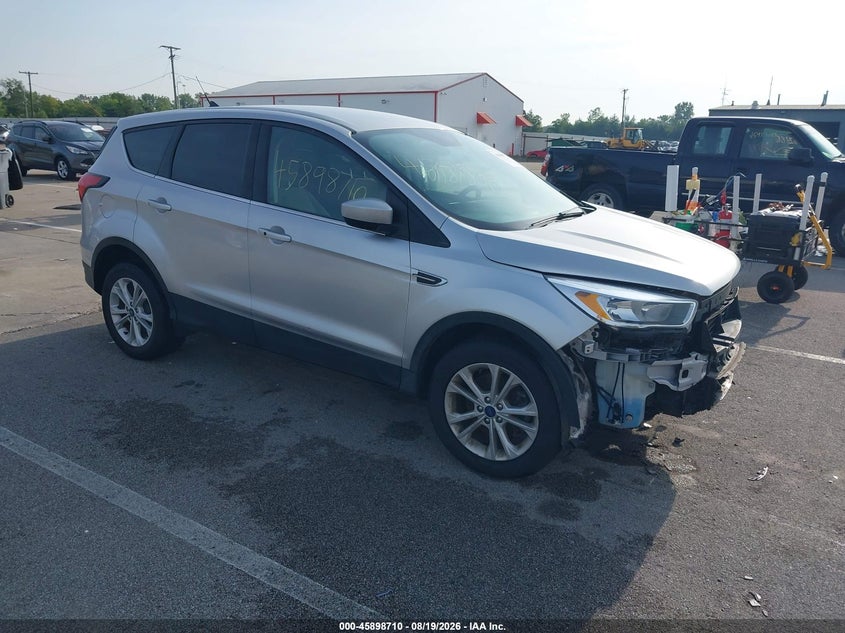 Photo of the 2019 FORD ESCAPE SE