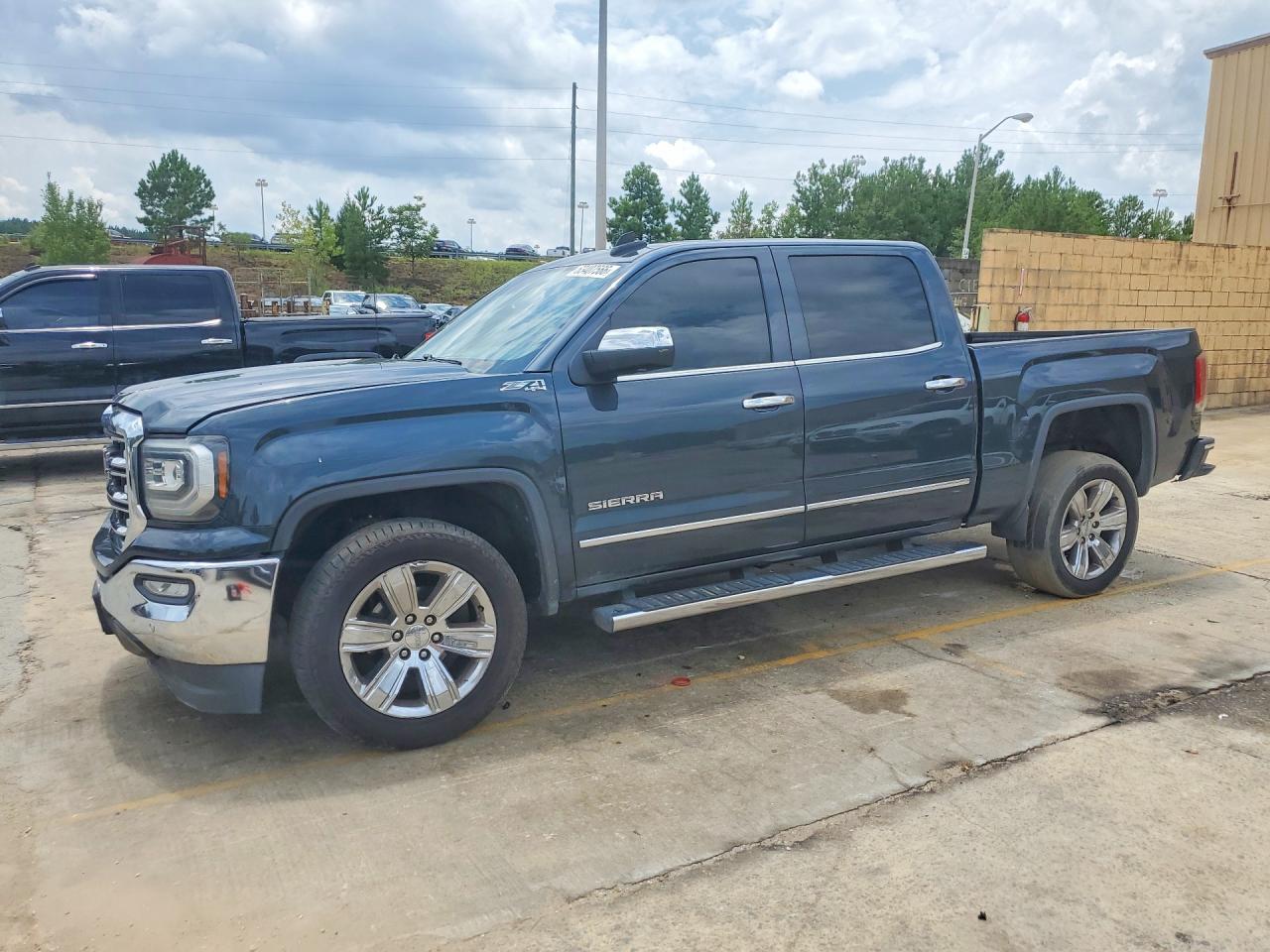 Photo of the 2017 GMC SIERRA K1500 SLT