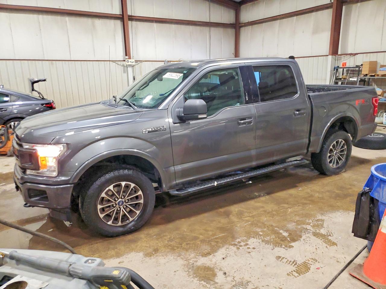 Photo of the 2018 FORD F150 SUPERCREW