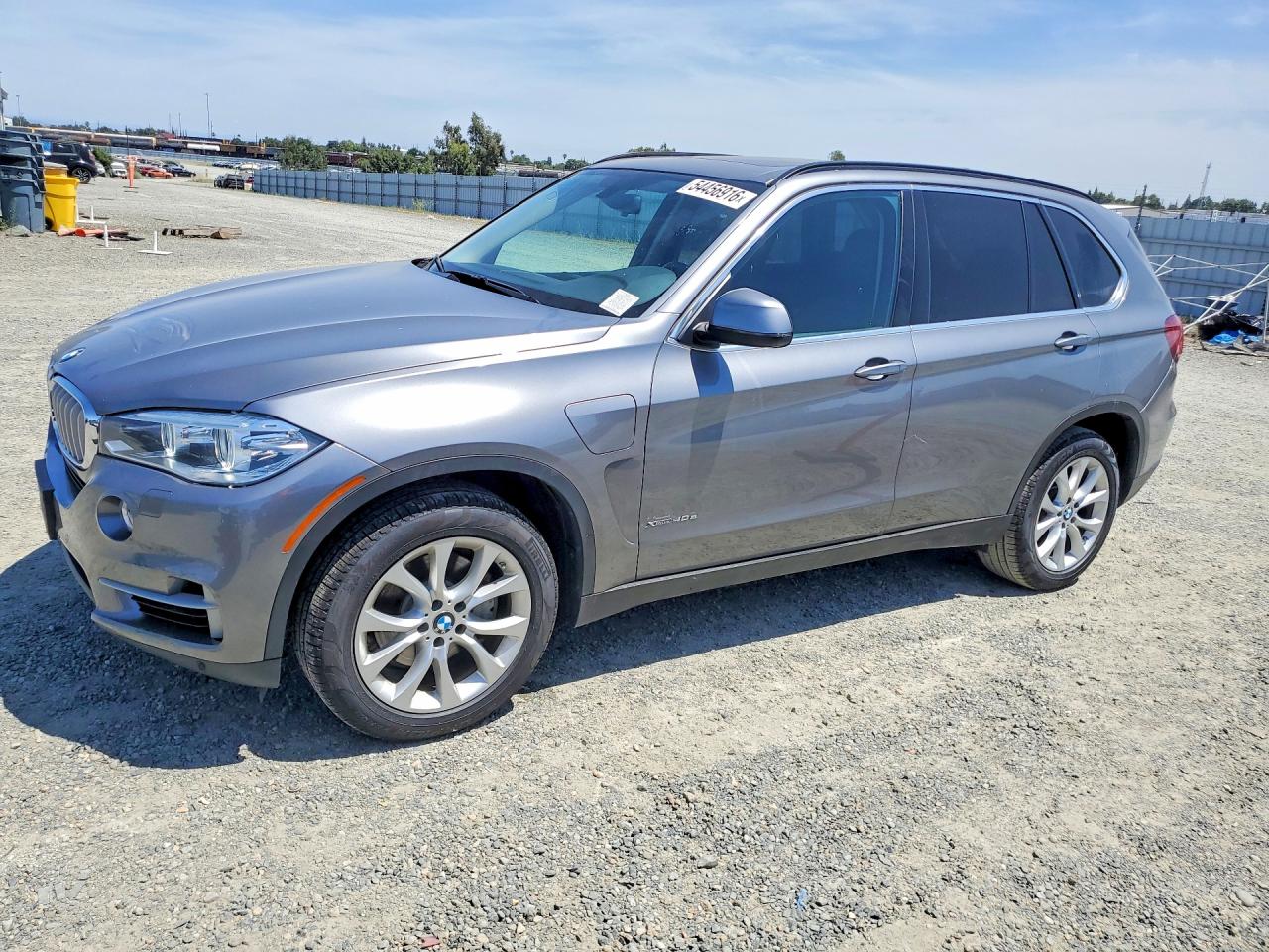 Photo of the 2016 BMW X5 XDR40E