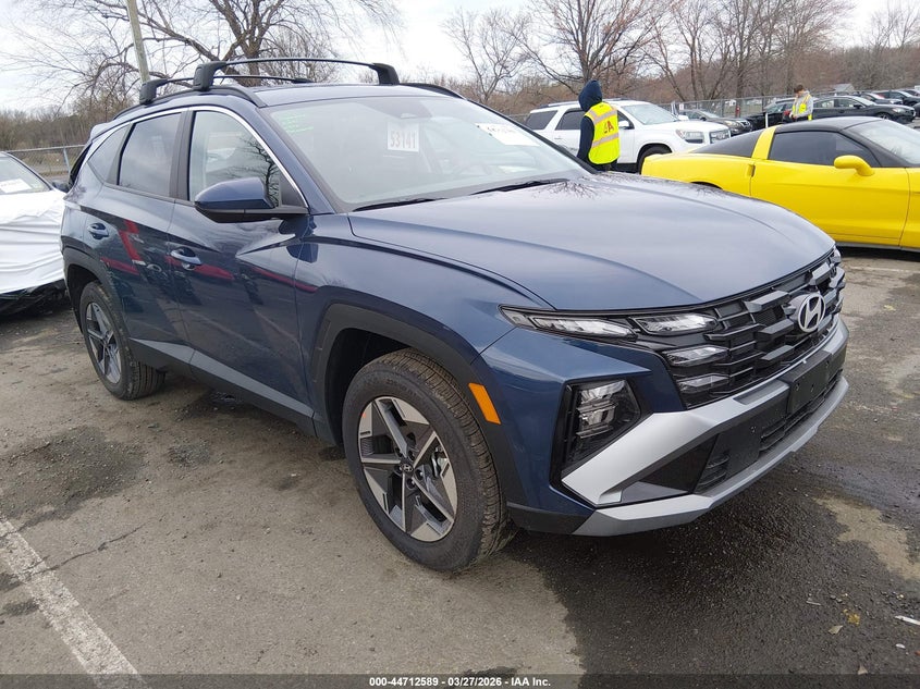 Photo of the 2026 HYUNDAI TUCSON SEL