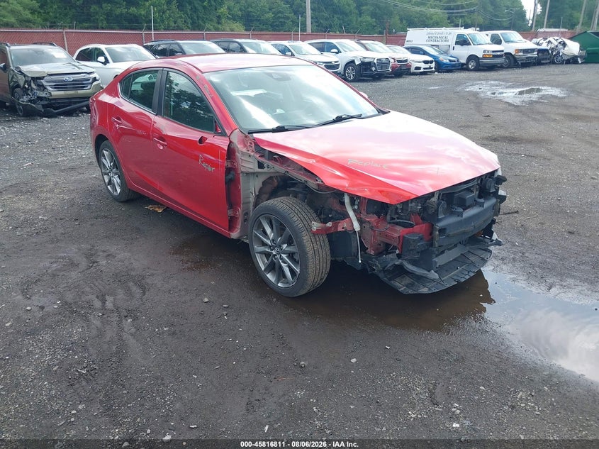 Photo of the 2018 MAZDA MAZDA3 TOURING