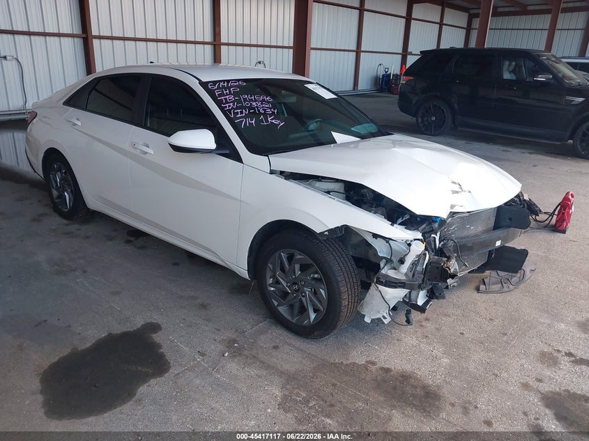 Photo of the 2024 HYUNDAI ELANTRA SEL