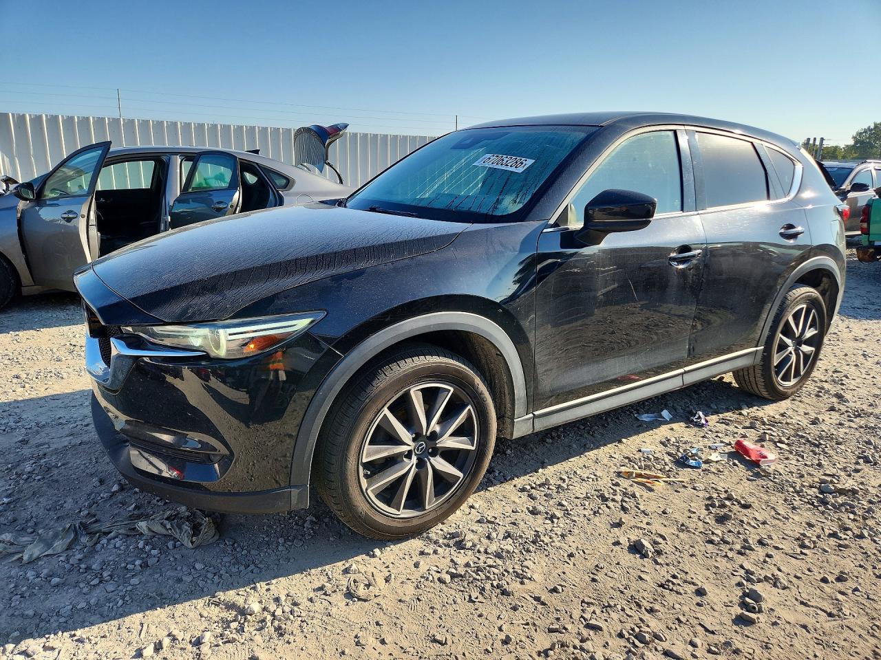 Photo of the 2017 MAZDA CX-5 GRAND TOURING