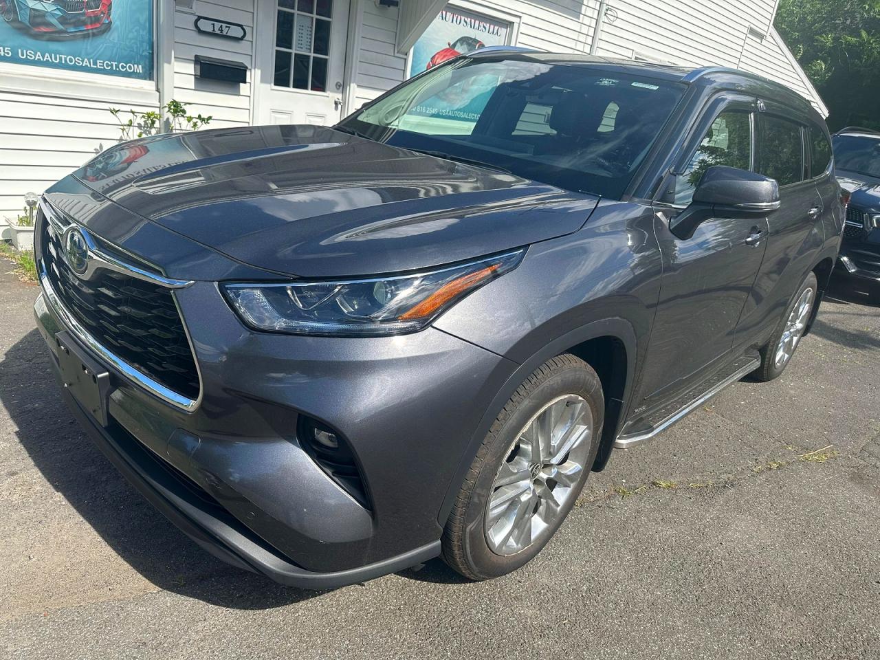 Photo of the 2023 TOYOTA HIGHLANDER HYBRID LIMITED
