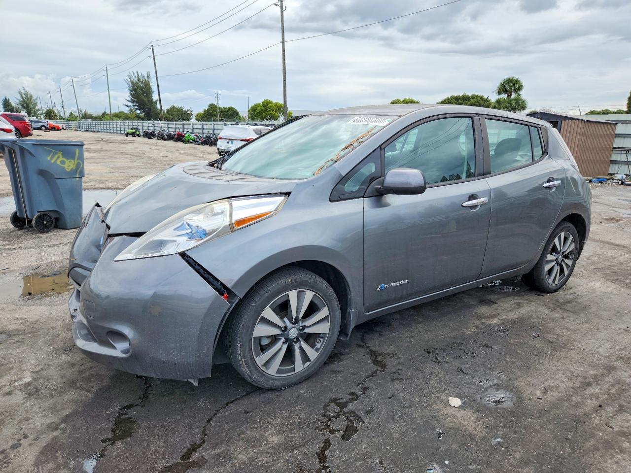 Photo of the 2015 NISSAN LEAF SV