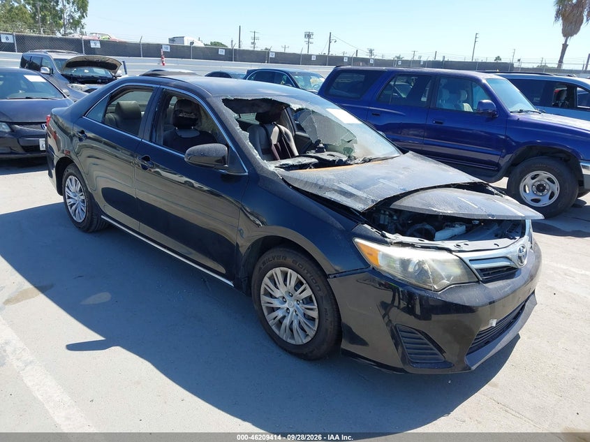 Photo of the 2014 TOYOTA CAMRY L/SE/LE/XLE