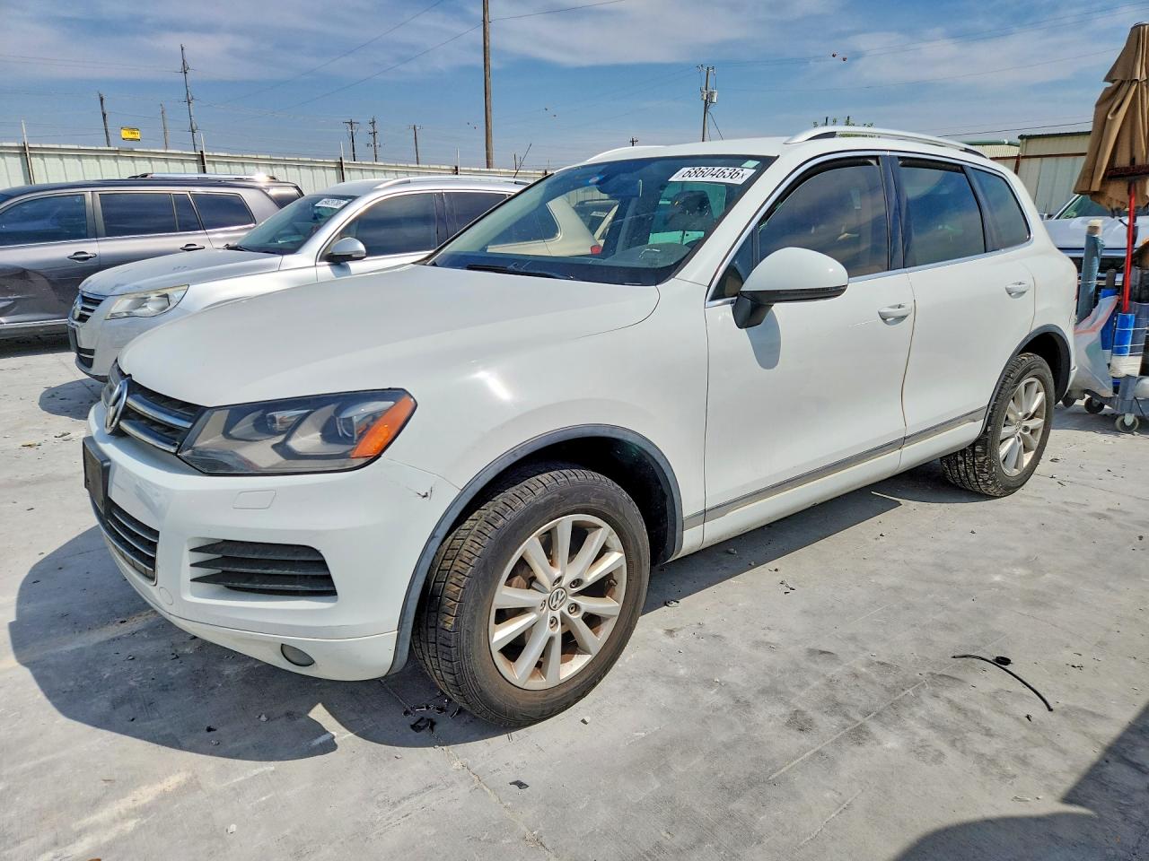 Photo of the 2014 VOLKSWAGEN TOUAREG V6