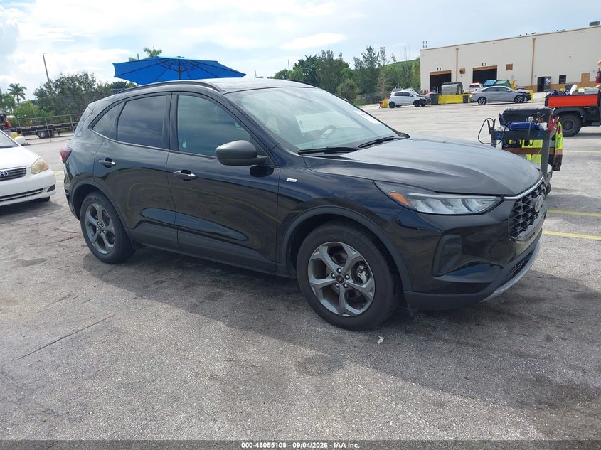 Photo of the 2025 FORD ESCAPE ST-LINE