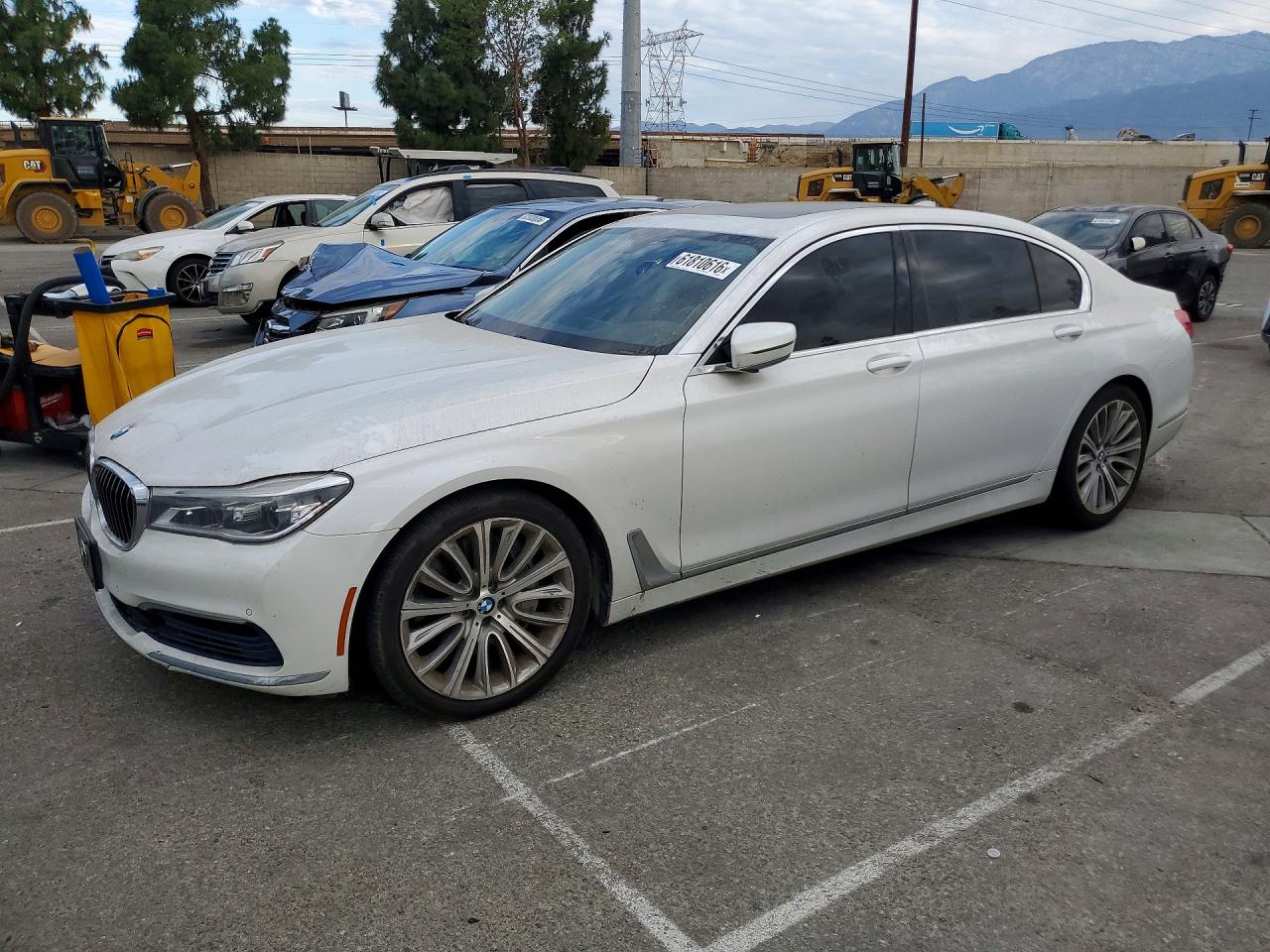 Photo of the 2016 BMW 750 XI