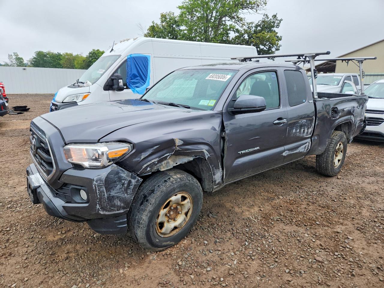 Photo of the 2016 TOYOTA TACOMA SR5