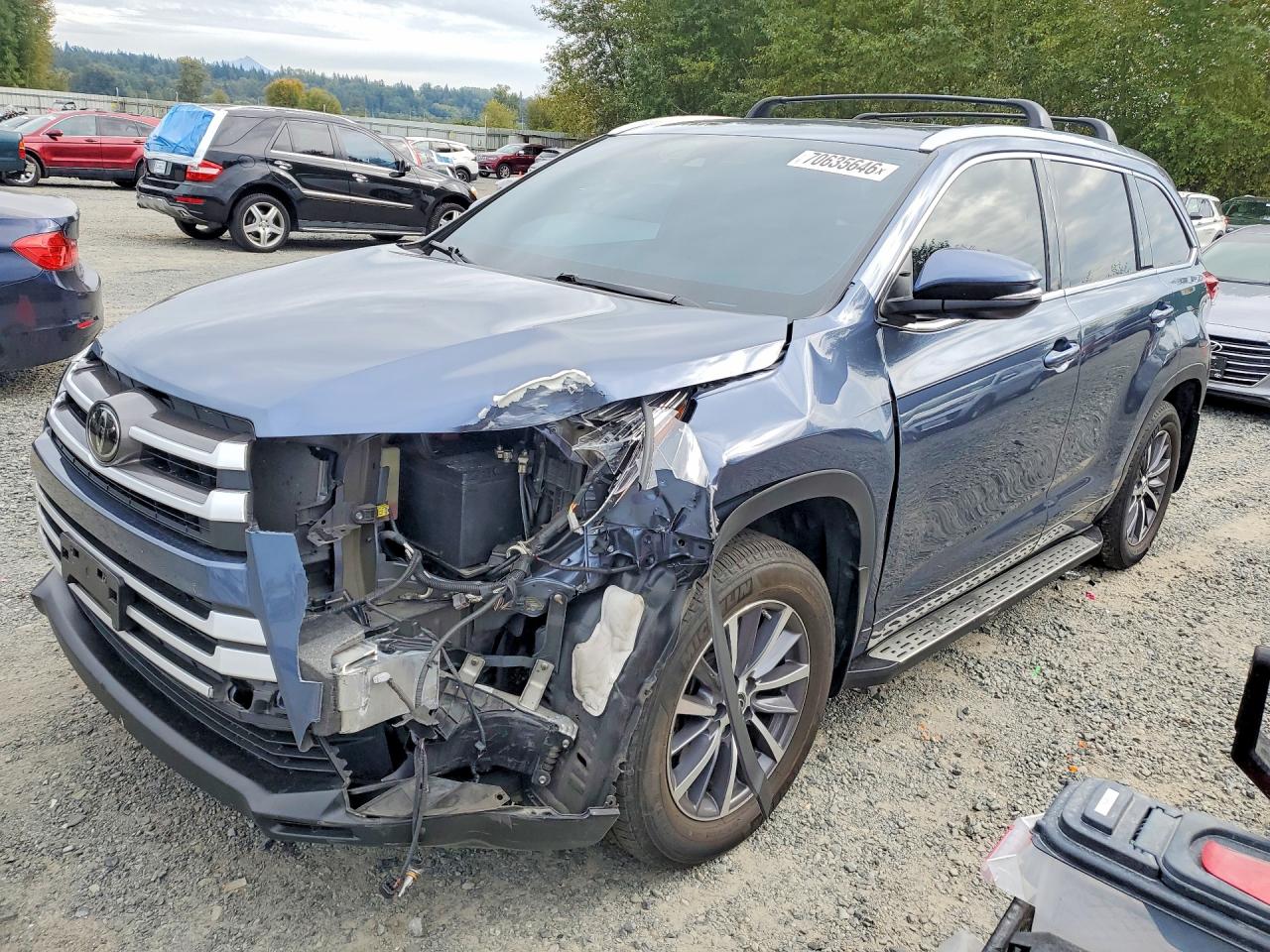 Photo of the 2018 TOYOTA HIGHLANDER XLE