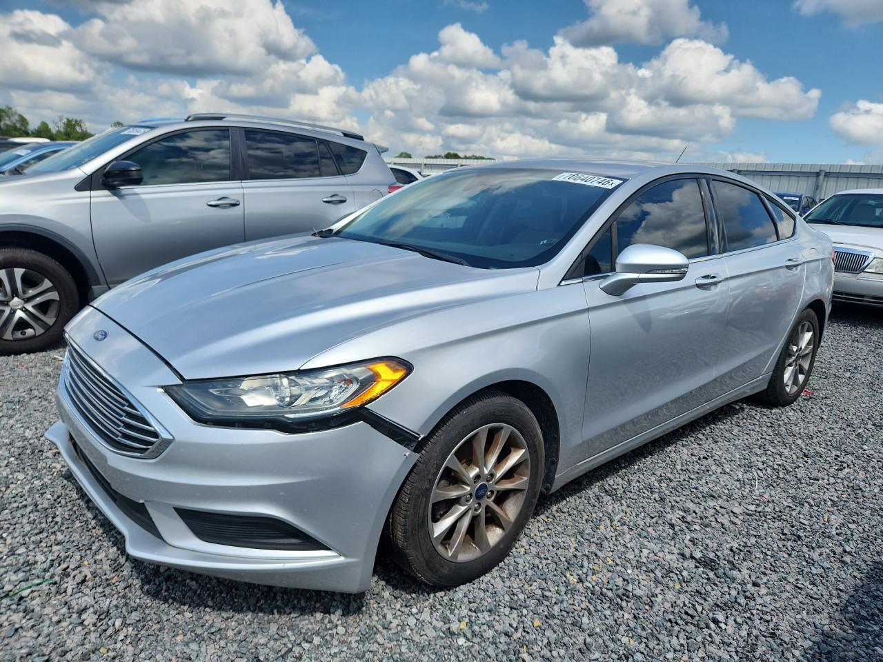 Photo of the 2017 FORD FUSION SE