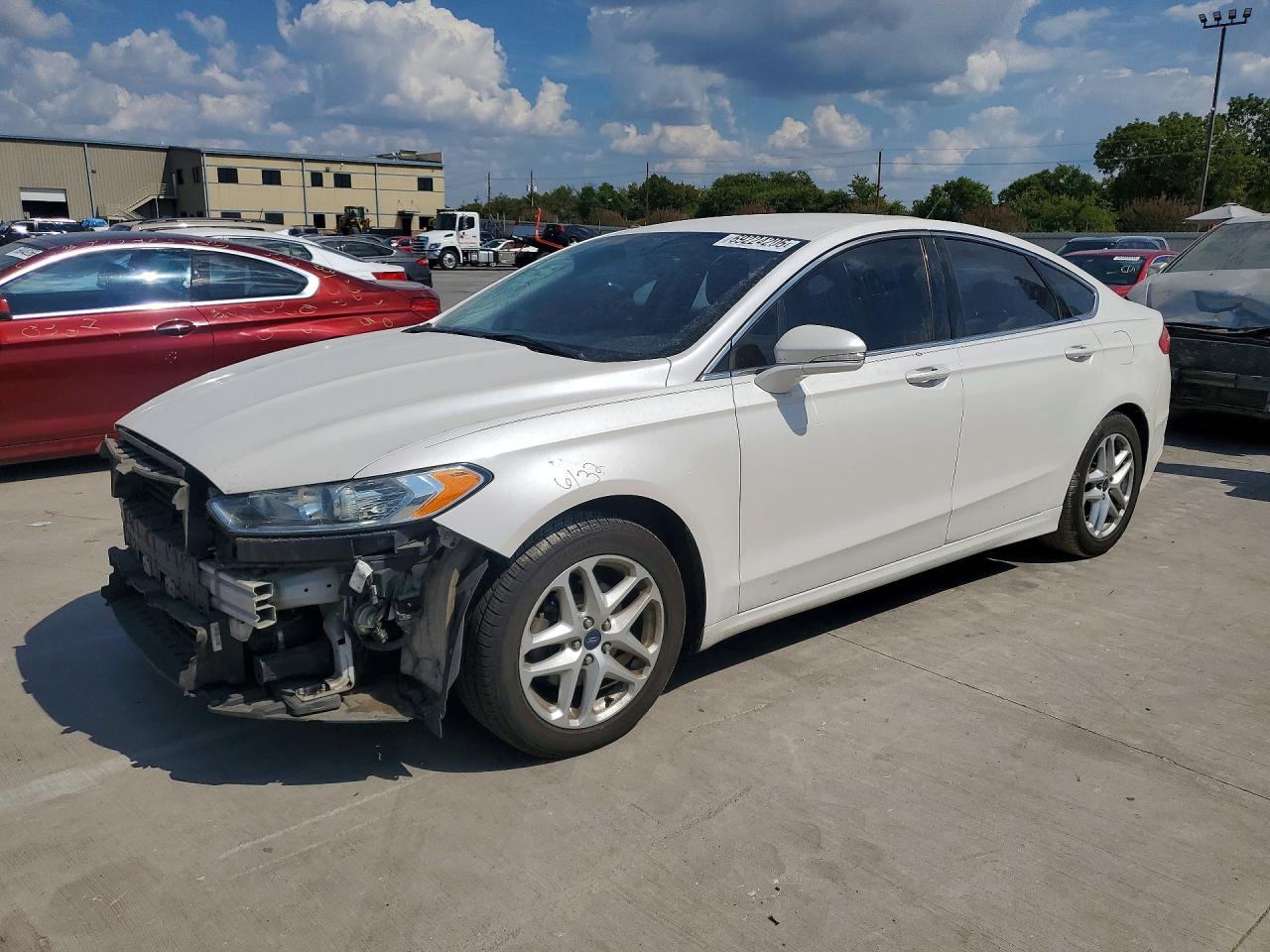 Photo of the 2013 FORD FUSION SE