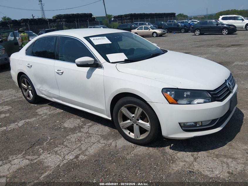 Photo of the 2015 VOLKSWAGEN PASSAT 1.8T LIMITED EDITION