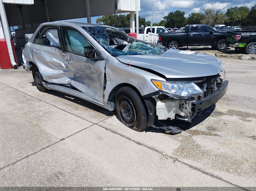 Photo of the 2014 TOYOTA CAMRY LE