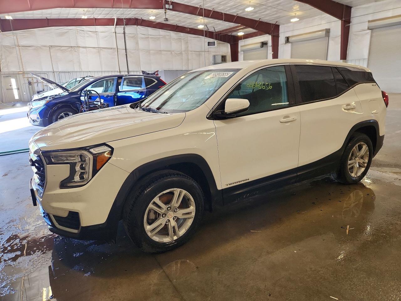 Photo of the 2023 GMC TERRAIN SLE