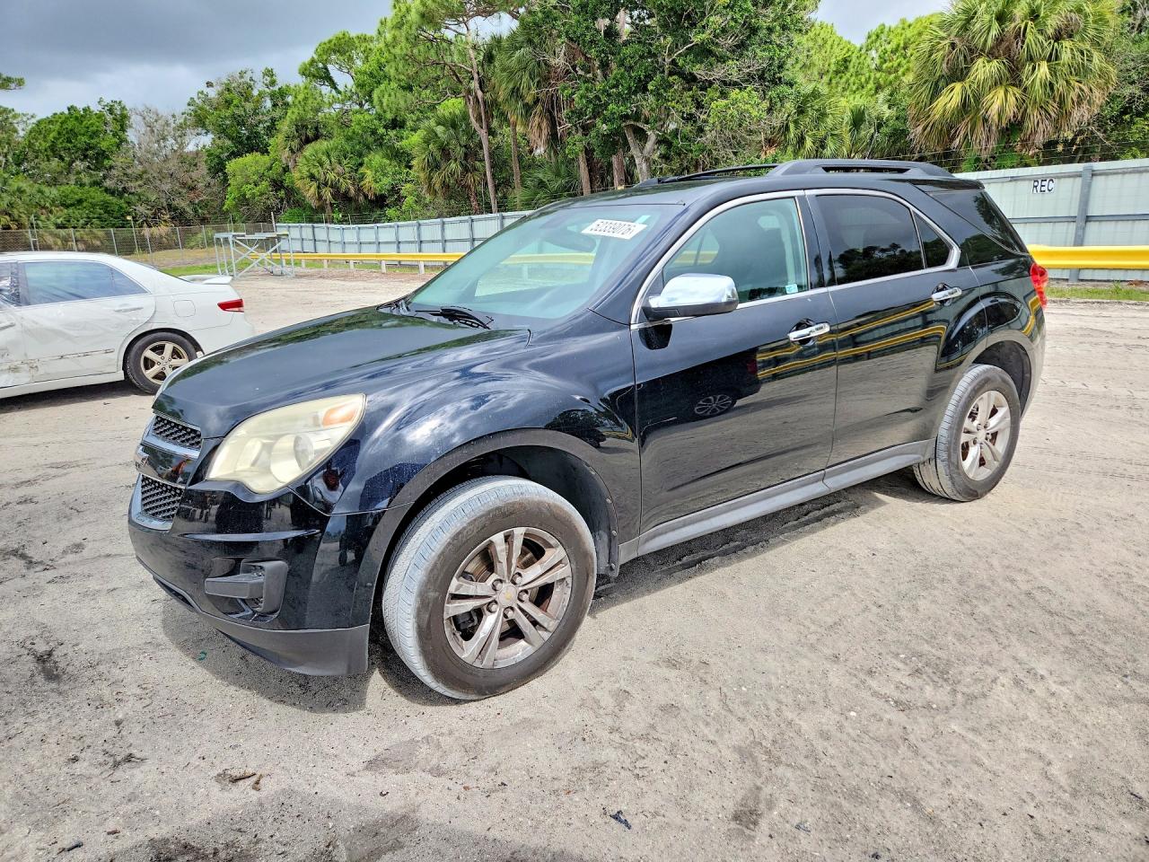 Photo of the 2011 CHEVROLET EQUINOX LT
