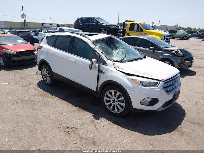 Photo of the 2019 FORD ESCAPE SEL