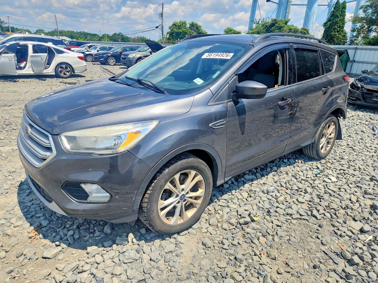 Photo of the 2018 FORD ESCAPE SE