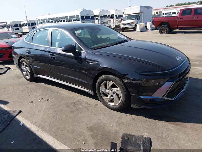 Photo of the 2025 HYUNDAI SONATA SE