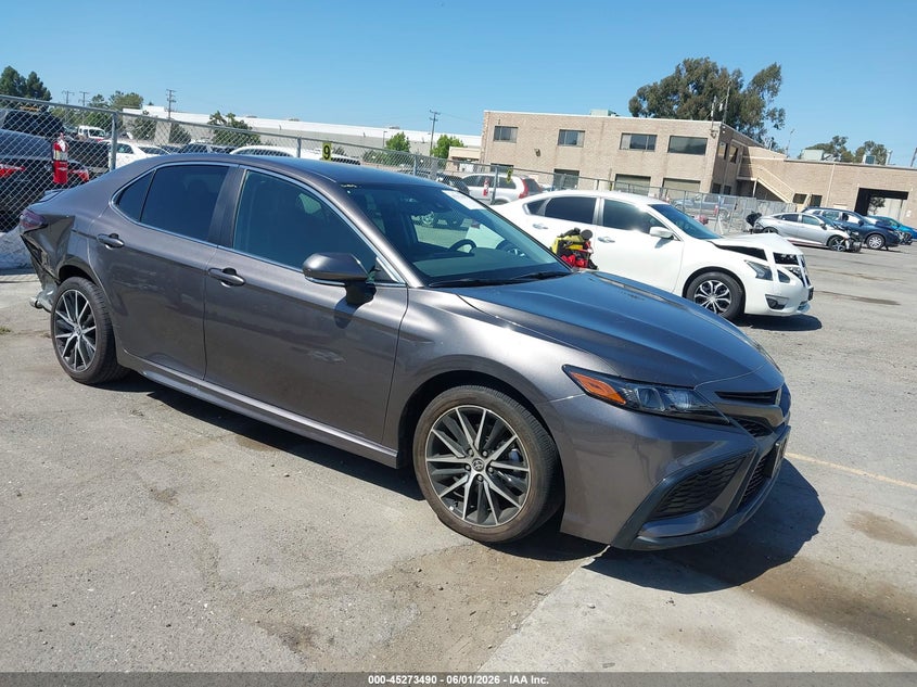 Photo of the 2024 TOYOTA CAMRY SE