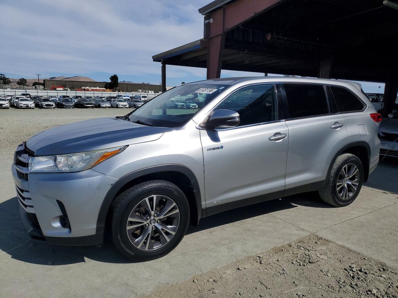 Photo of the 2019 TOYOTA HIGHLANDER HYBRID LE