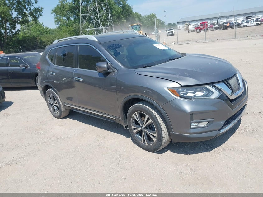 Photo of the 2017 NISSAN ROGUE SL