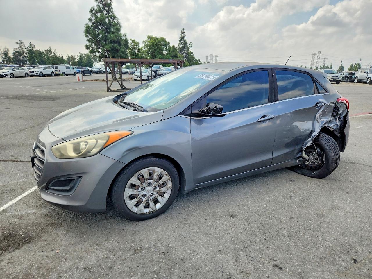 Photo of the 2017 HYUNDAI ELANTRA GT BASE