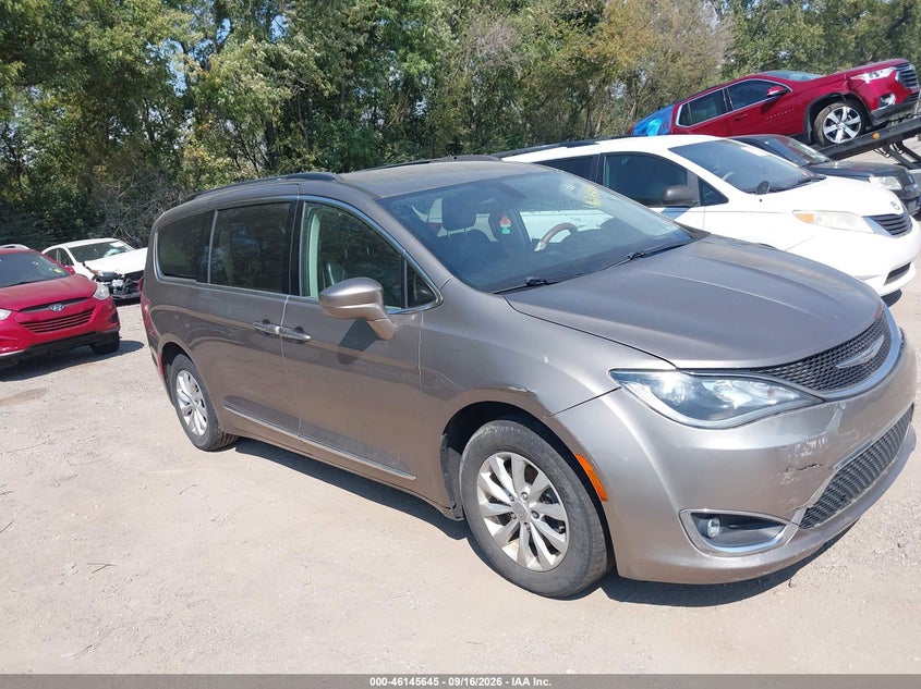 Photo of the 2017 CHRYSLER PACIFICA TOURING-L