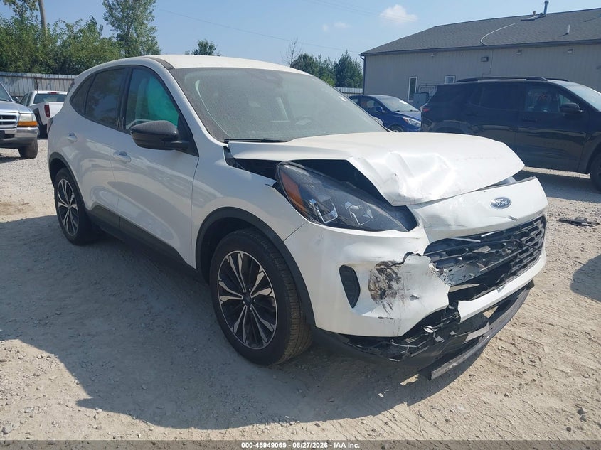Photo of the 2022 FORD ESCAPE SE