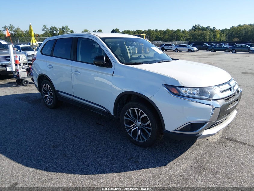 Photo of the 2016 MITSUBISHI OUTLANDER ES