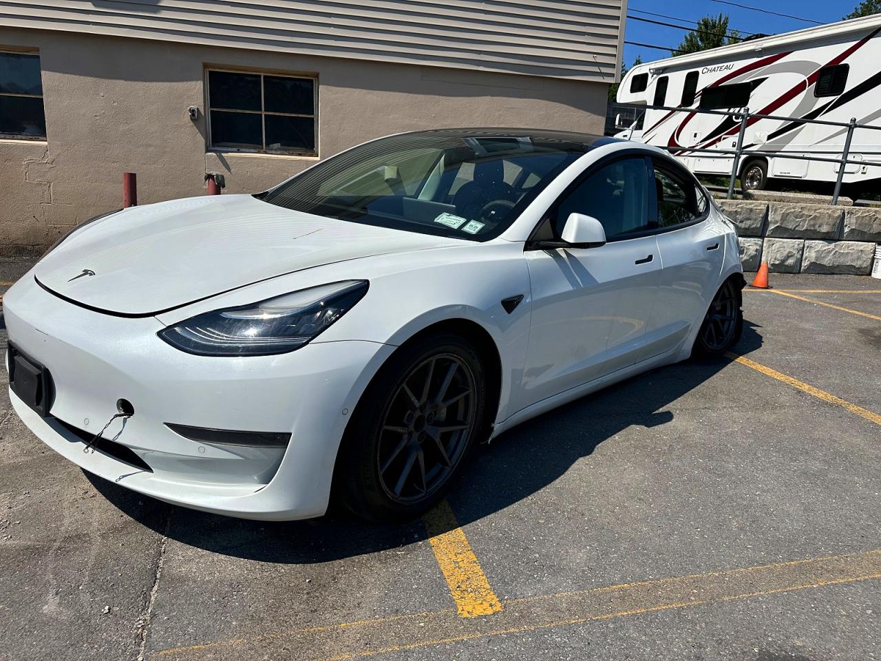 Photo of the 2021 TESLA MODEL 3