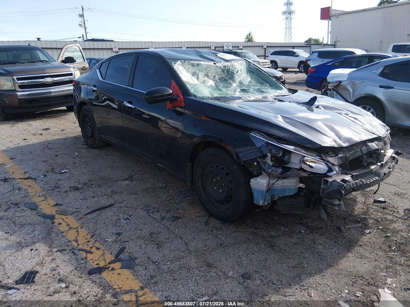 Photo of the 2019 NISSAN ALTIMA 2.5 S