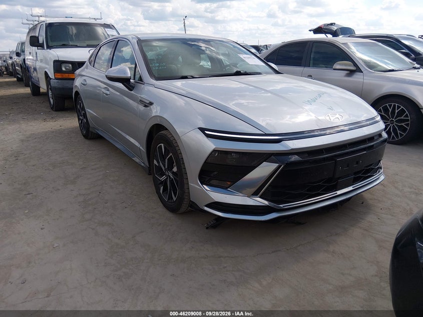 Photo of the 2025 HYUNDAI SONATA SEL