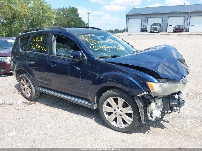 Photo of the 2011 MITSUBISHI OUTLANDER SE