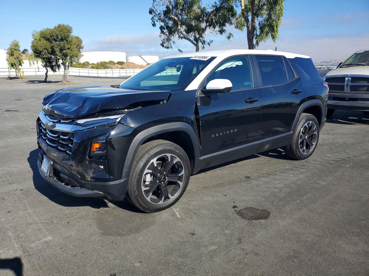 Photo of the 2026 CHEVROLET EQUINOX LT