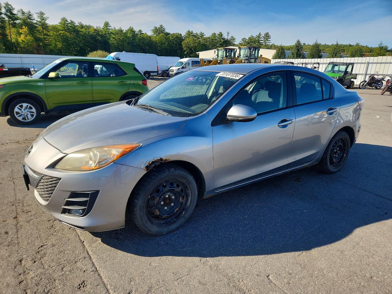 Photo of the 2010 MAZDA 3 I
