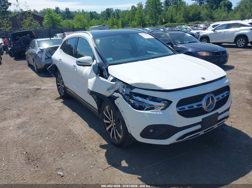Photo of the 2021 MERCEDES-BENZ GLA 250 4MATIC
