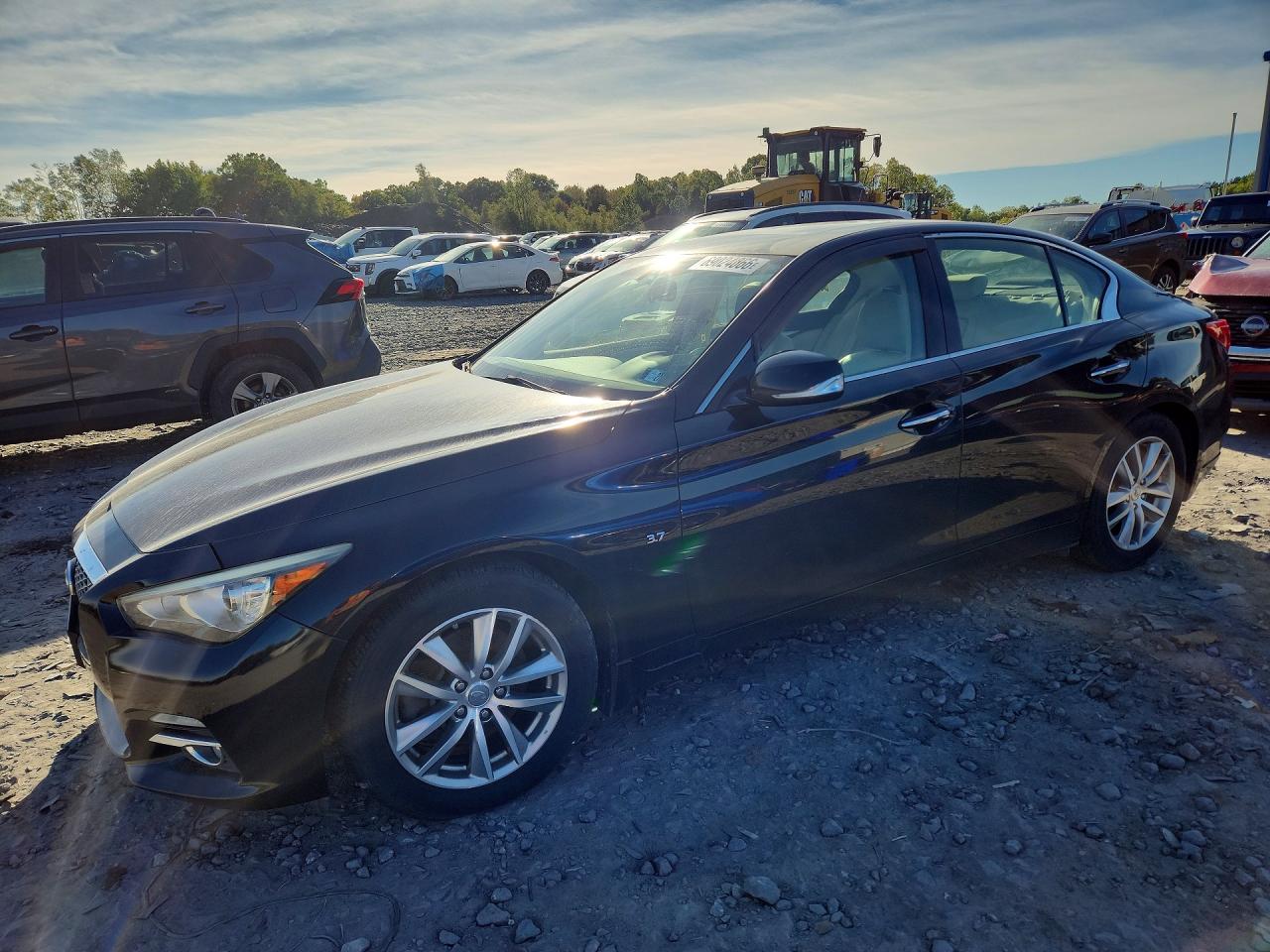 Photo of the 2015 INFINITI Q50 PREMIUM