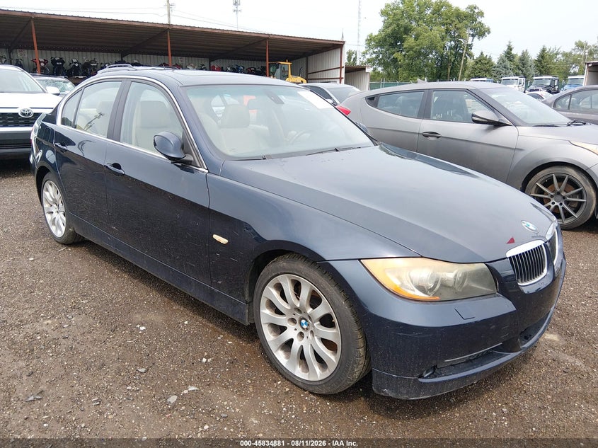 Photo of the 2006 BMW 330I
