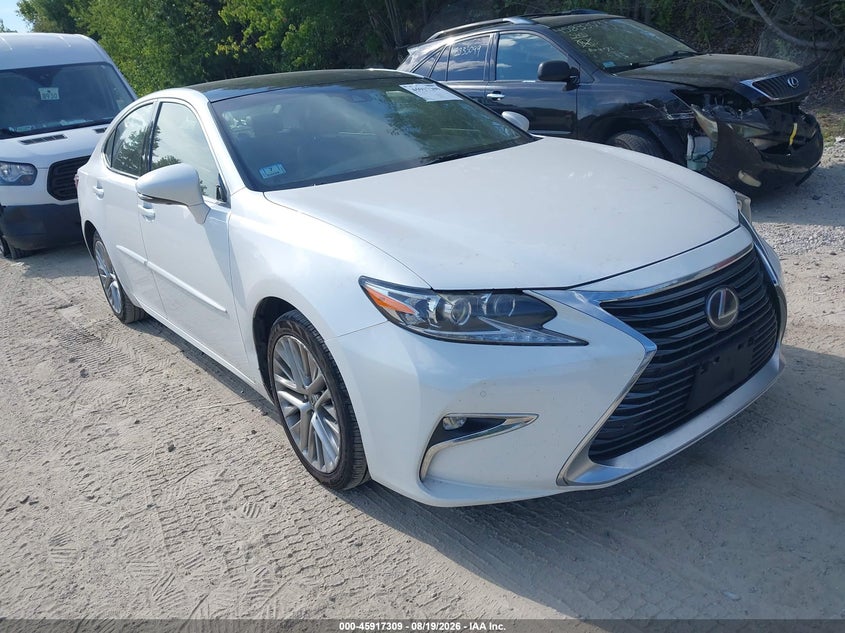 Photo of the 2016 LEXUS ES 350